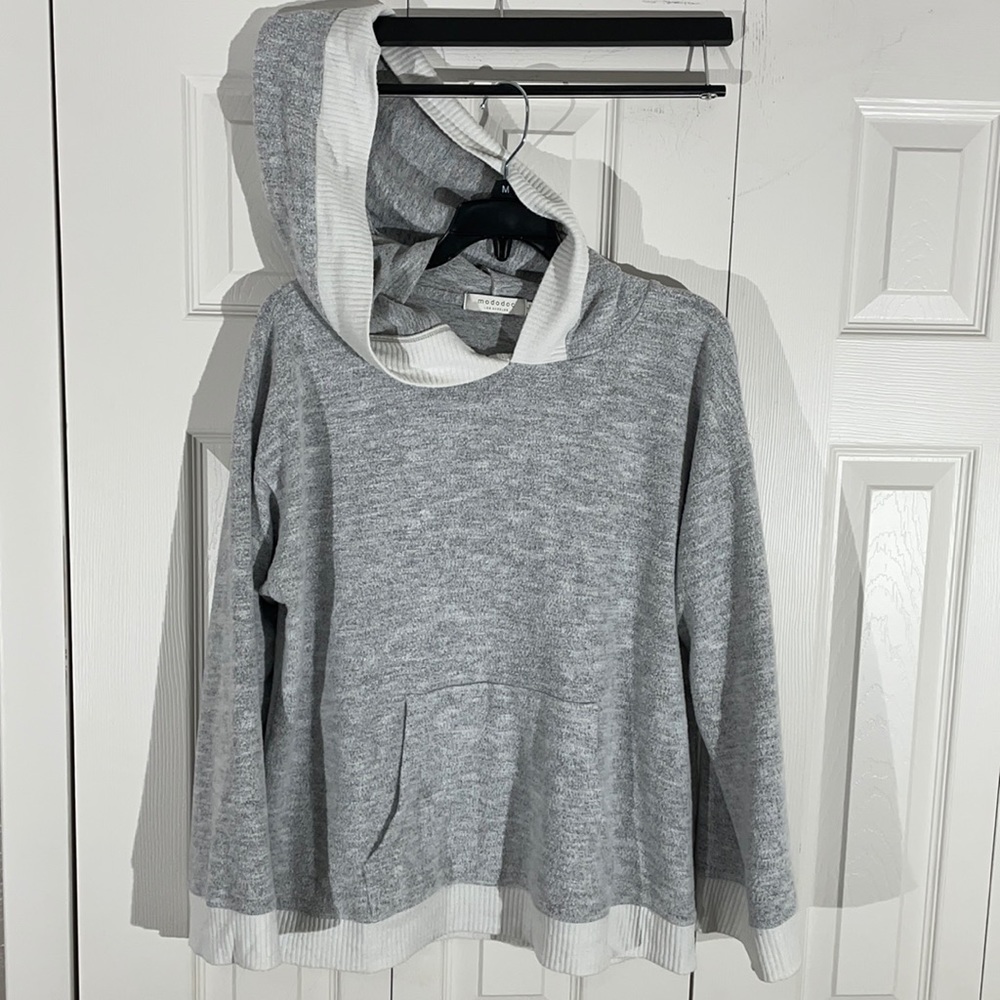 Mododoco oversized hoodie. S. Runs big